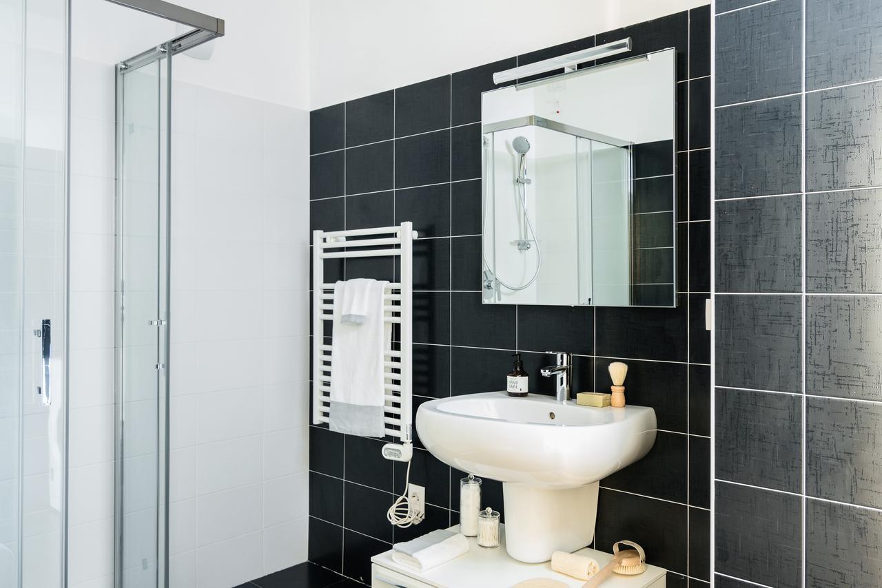 شقة Joivy Sunny 1-Bed Flat With Balcony ميلان المظهر الخارجي الصورة