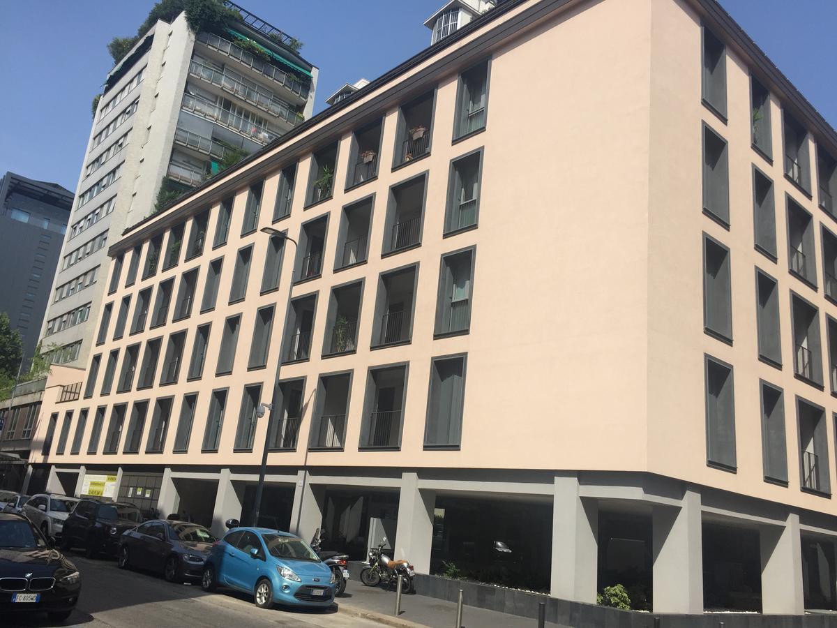 شقة Joivy Sunny 1-Bed Flat With Balcony ميلان المظهر الخارجي الصورة