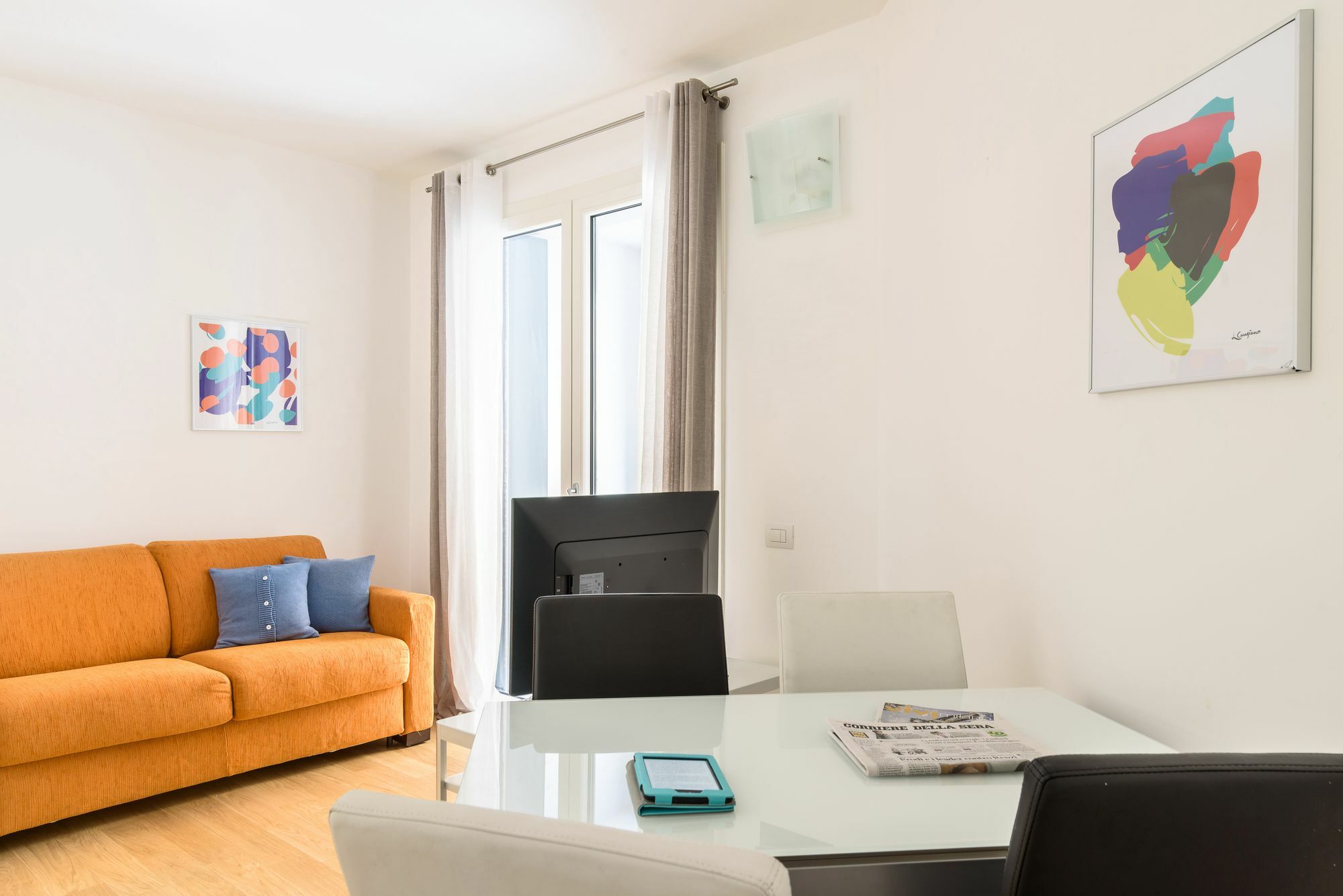 شقة Joivy Sunny 1-Bed Flat With Balcony ميلان المظهر الخارجي الصورة